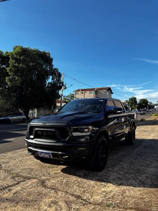 RAM 1500 5.7 V8 GASOLINA REBEL CD 4X4 AUTOMÁTICO